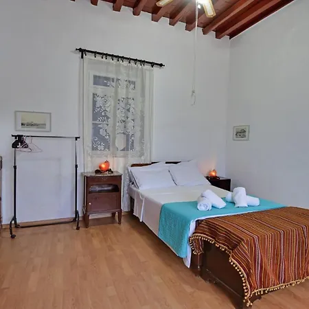 Aunties House - Cycladic With Elevated Seaview Apartment